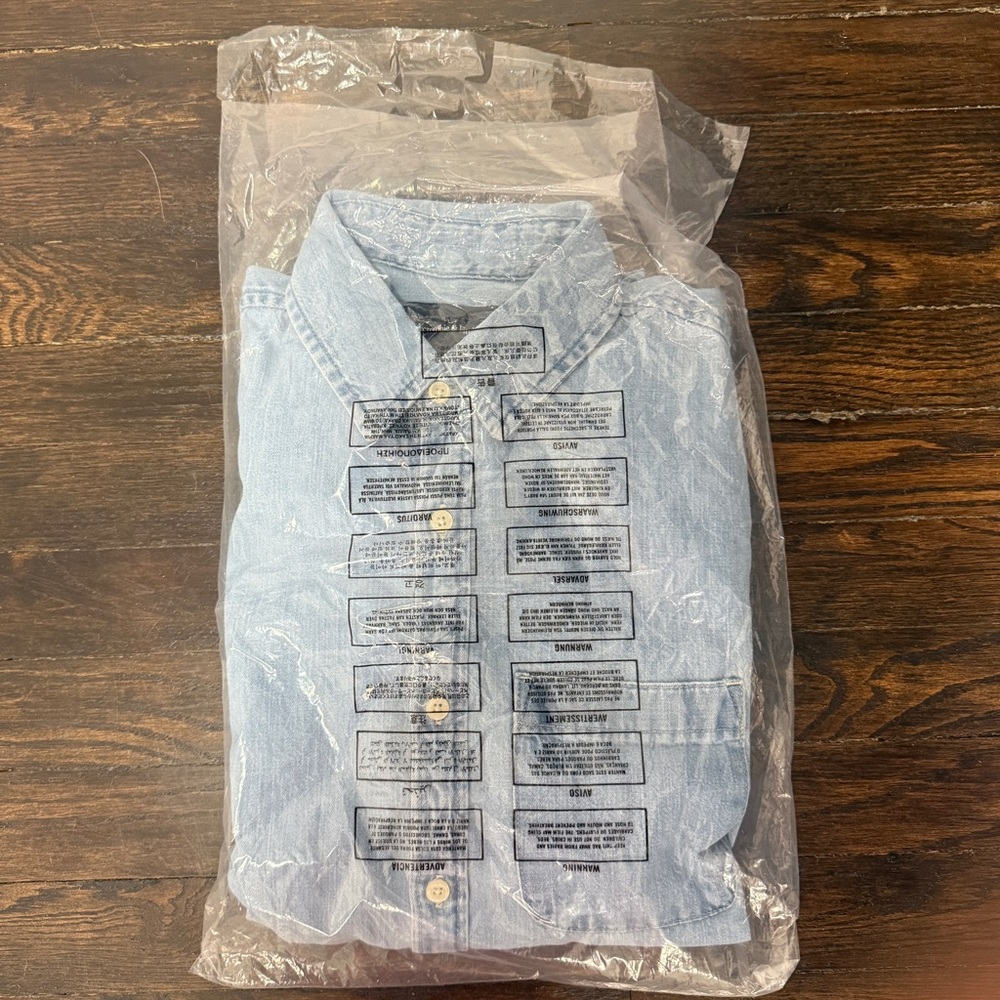 NWT Abercrombie & Fitch 100% Cotton Men's Denim Button-Up Shirt - Picture 4 of 8